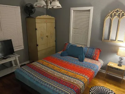 Downtown-Garden District-Boho Steampunk Farmhouse. Comforts of home . New HVAC. Hotels near Blue Wahoos Stadium featuring Admiral Fetterman Field - Home of the Pensacola Blue Wahoos