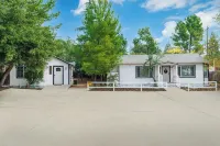 2-bedroom cottage just 7 minutes from Viejas Casino