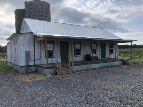 Shipping container farmhouse❤️1 pet free, 2nd considered for fee, 7min d’town Mem Các khách sạn ở Crittenden County