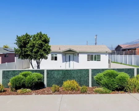 Cozy and Quiet Front House 方塔納酒店