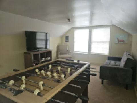 A Charming Craftsman's Cottage that is 5 minute walk from downtown Greeneville. Hoteles en Greeneville