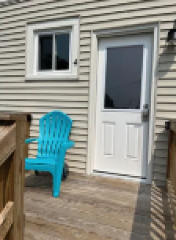 Lake Life 1BD at heart of GOTL. Bright & Airy and right off the strip.