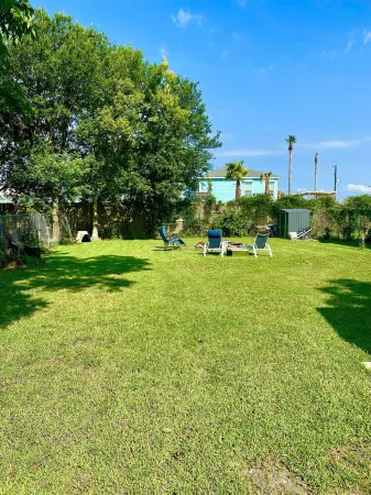 Pet-Friendly Accommodations Near Water and Restaurants.