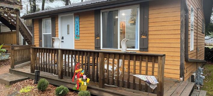Cozy updated one bedroom cottage on shawano lake Hotels in Shawano County