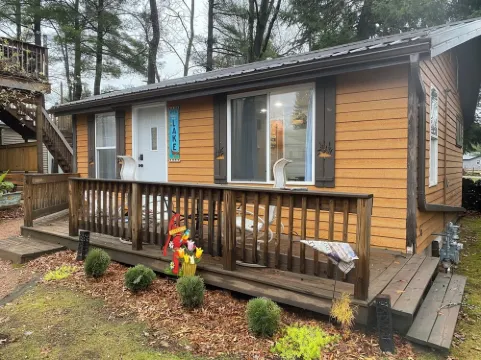 Cozy updated one bedroom cottage on shawano lake