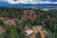 Uncle Rick’s Cabin: A Pike National Forest Basecamp - vue sur la montagne