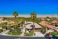 Beautiful home away from home, nestled in the center of fabulous Indian Ridge CC Hotel in zona Palm Desert Palms