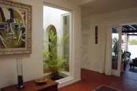 Los Helechos, Charming villa, pool with hydromassage and a large covered terrace