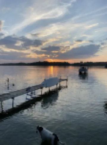 Charming up north cottage on all sports Peach Lake! ウェスト・ブランチのホテル