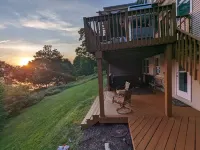 200' of private waterfront, hot tub & kayaks