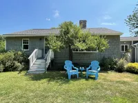 A Quiet Cottage close to beaches, Kennebunkport and Kennebunk. Polly’s Place.