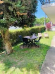 Ground Floor Flat with Garden -  Furnished Holiday Home- All Comforts - Wifi