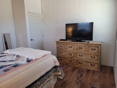 Terlingua Casita de Chiles Barndominium