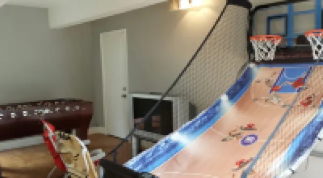 2.5 Miles to Disneyland Luxury 2,850 sq. ft. NEW HEATED POOL/SPA  REG2015-00090