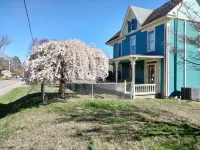 Spacious Victorian close to everything in RH - Wheelchair friendly. Sleeps 11