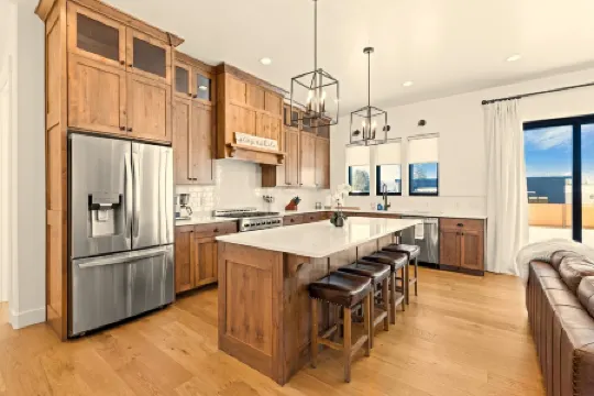 Modern Mountain 5Br Near Town and Targhee Shuttle