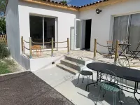 L'évidence Maison Avec Piscine Classée 3 Étoiles Отели в г. Сент-Этьен-де-Фонбеллон