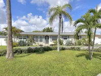 Gorgeous Home With Heated Pool Near Beach Hotels near Deerfield Island Park - Currently Closed for Construction