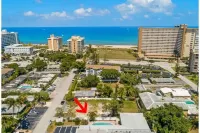 Bright Pompano Beach Aparthotel: Poolside Bliss Just Steps from the Shore!