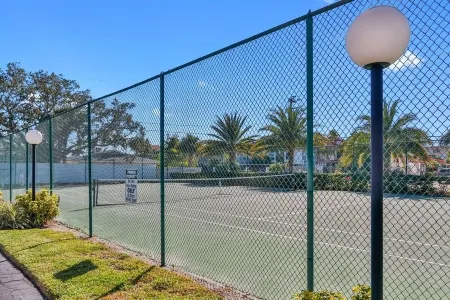 Beautiful one bedroom condo on Siesta Key.  minutes from Siesta key Beach! Отели рядом с достопримечательностью «Лоренс Чип Бич»