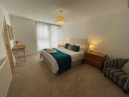 Kestrel Cottage pet friendly barn conversion, quiet farm location, nr Dartmouth