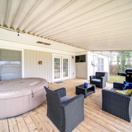 4 bedroom house near, 15 min from Magnolia