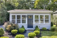 Modern Farmhouse Steps to Beach and Love Lane