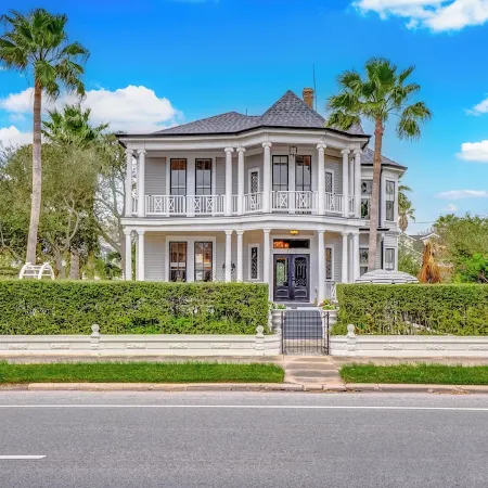 New Sandpiper House & Wedding Boutique Venue Heated Pool Spa