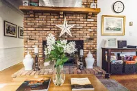 Charming Saltbox near Town/Beach - AC and Linens View calendar