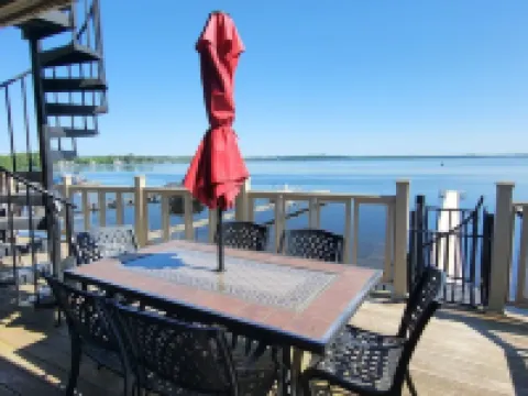 Lakefront, Dock, Near Restaurants, Track & Downtown Saratoga Springs! Hotels in Malta