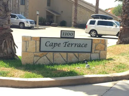 Beautiful Gated Waterfront Condo in Heart of Horseshoe Bay,  Boat Docks and WIFI