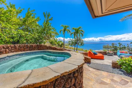 Oceanfront Luxury Living w/ Private Pool and Spa Отели рядом с достопримечательностью «Хапуна Бич»