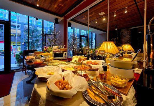 상주 호텔 조식 뷔페