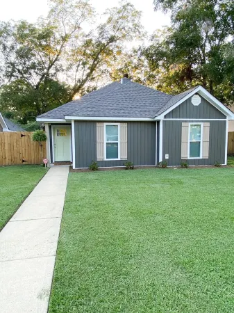 Two-Seventeen, a cozy Wetumpka home