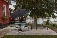 The lake life is waiting for you! Swimming, fishing, boating on Center Lake.