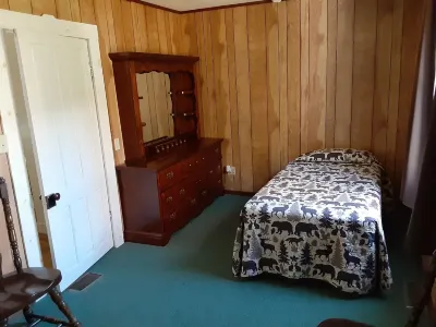 A Quiet Private Home With All Your Needs Fulfilled. Fun Year-round Destination
