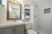 Gorgeous 3B/2B Private Heated Pool mins from the beach