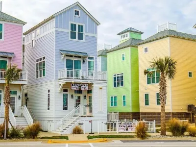 GREAT OCEAN VIEWS!!! BEAUTIFUL 2 BR/2 bath LUXURY CONDO SLEEPS 6