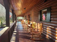 Beautiful Log Cabin with Mountain Views, Private Pond & Dock - Winter Discounts