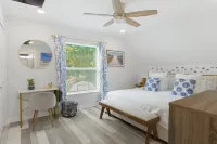 Coastal family gaming retreat with pool table, hot tub, arcades - pet welcome