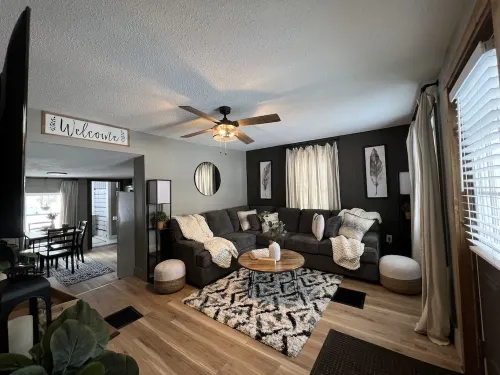 Small private home walking distance to Suny Potsdam/Clarkson! Hotels in Potsdam