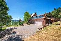 Hillside Cabin w/ Fireplace, Wrap Around Porch & 8mi. to Skiing!