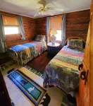 Eagle Log Cabin at Mountaintop Ranch bordering Shenandoah National Park 셰난도아 국립공원 주변 호텔