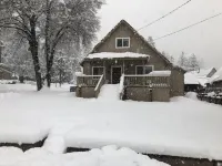 Tucci House - Cozy Historic Home - Sleeps 10 Mossbrae Falls附近的飯店
