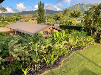 On Hanalei bay with panoramic ocean views. Steps to the beach and walk to town. Hotels near Pedal & Paddle