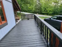 Peaceful Updated Chalet across street from Ski Brule --Right Side