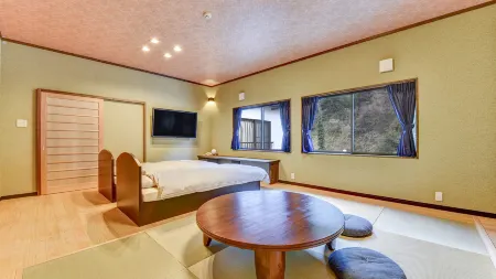 Yuzako Onsen Ryokan Отели рядом со станцией JR Yunotsu station