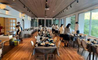 Shoji Lake Hotel