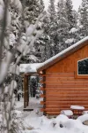 Cozy Log Cabin: Hot Tub under the Stars, Private Deck, King Bed, Dog Friendly!