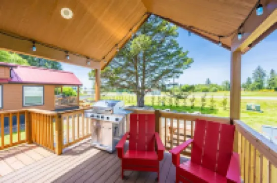 Rainforest Tiny Home Retreat #28 Retro